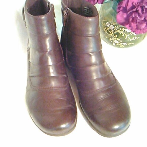 Clark's Collection Brown Low Boots - Picture 2 of 11